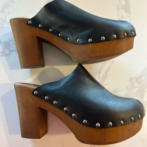 Seychelles Elegant Black Leather Slip-Ons